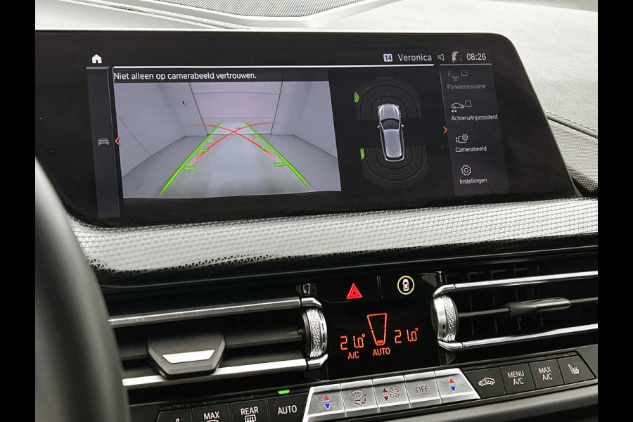 BMW 1-serie 118i High Executive M-Sport Plus (Dealer onderhoud, Navi Pro, Camera, PDC V+A, StoelV, Digitale dash, Etc)