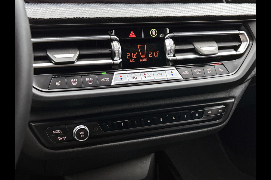 BMW 1-serie 118i High Executive M-Sport Plus (Dealer onderhoud, Navi Pro, Camera, PDC V+A, StoelV, Digitale dash, Etc)