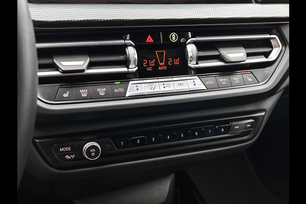 BMW 1-serie 118i High Executive M-Sport Plus (Dealer onderhoud, Navi Pro, Camera, PDC V+A, StoelV, Digitale dash, Etc)