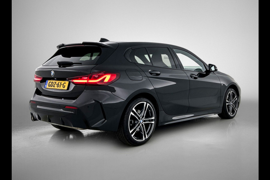 BMW 1-serie 118i High Executive M-Sport Plus (Dealer onderhoud, Navi Pro, Camera, PDC V+A, StoelV, Digitale dash, Etc)