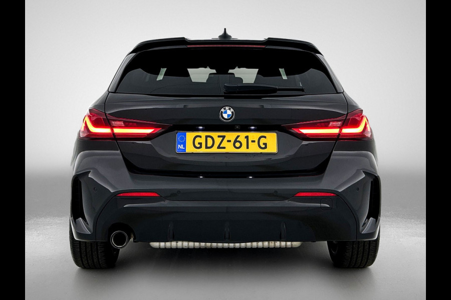 BMW 1-serie 118i High Executive M-Sport Plus (Dealer onderhoud, Navi Pro, Camera, PDC V+A, StoelV, Digitale dash, Etc)