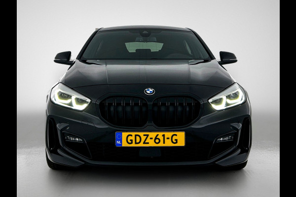 BMW 1-serie 118i High Executive M-Sport Plus (Dealer onderhoud, Navi Pro, Camera, PDC V+A, StoelV, Digitale dash, Etc)