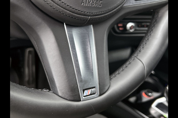 BMW 1-serie 118i High Executive M-Sport Plus (Dealer onderhoud, Navi Pro, Camera, PDC V+A, StoelV, Digitale dash, Etc)