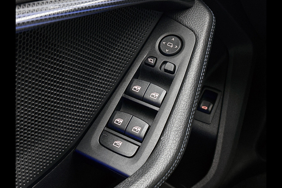 BMW 1-serie 118i High Executive M-Sport Plus (Dealer onderhoud, Navi Pro, Camera, PDC V+A, StoelV, Digitale dash, Etc)