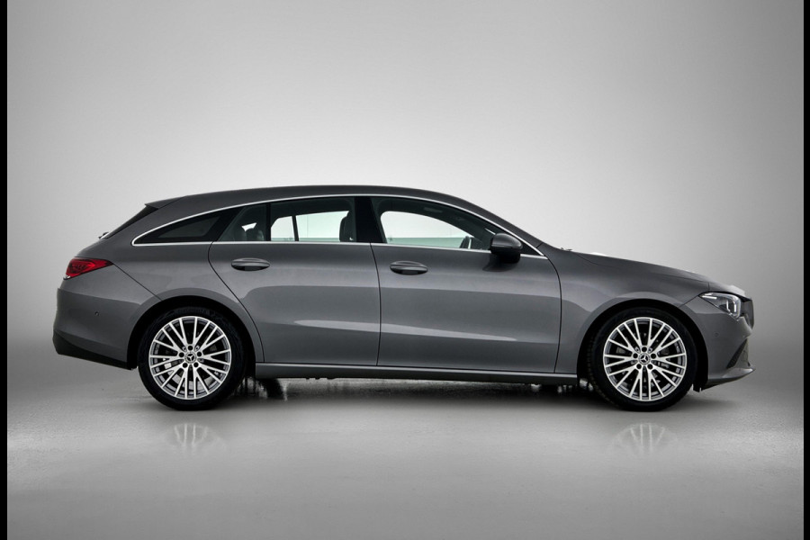 Mercedes-Benz CLA-Klasse Shooting Brake 200 Business Luxury | Lichtmetalen velgen | MBUX wide screen | Navigatie | Parkings support met camera achter | Inclusief 24 maanden Mercedes-Benz Certified garantie voor Europa.