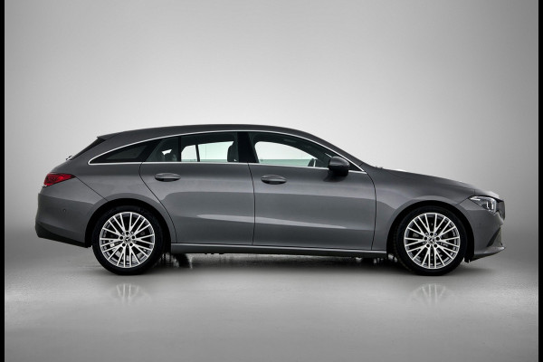 Mercedes-Benz CLA-Klasse Shooting Brake 200 Business Luxury | Lichtmetalen velgen | MBUX wide screen | Navigatie | Parkings support met camera achter | Inclusief 24 maanden Mercedes-Benz Certified garantie voor Europa.