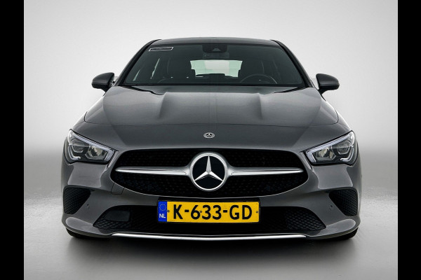 Mercedes-Benz CLA-Klasse Shooting Brake 200 Business Luxury | Lichtmetalen velgen | MBUX wide screen | Navigatie | Parkings support met camera achter | Inclusief 24 maanden Mercedes-Benz Certified garantie voor Europa.