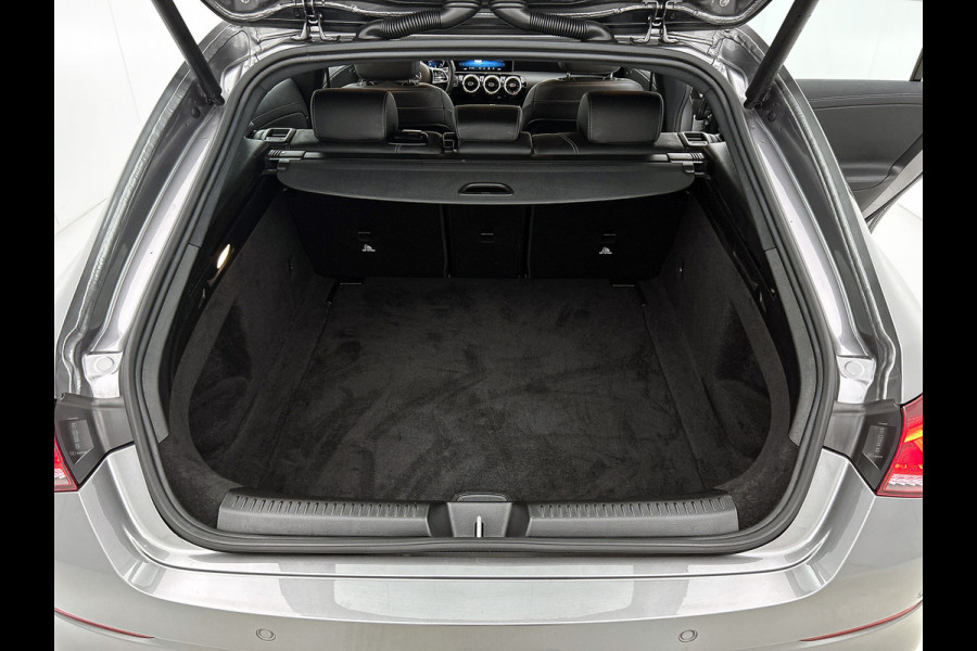 Mercedes-Benz CLA-Klasse Shooting Brake 200 Business Luxury | Lichtmetalen velgen | MBUX wide screen | Navigatie | Parkings support met camera achter | Inclusief 24 maanden Mercedes-Benz Certified garantie voor Europa.