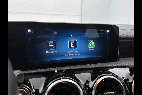 Mercedes-Benz CLA-Klasse Shooting Brake 200 Business Luxury | Lichtmetalen velgen | MBUX wide screen | Navigatie | Parkings support met camera achter | Inclusief 24 maanden Mercedes-Benz Certified garantie voor Europa.