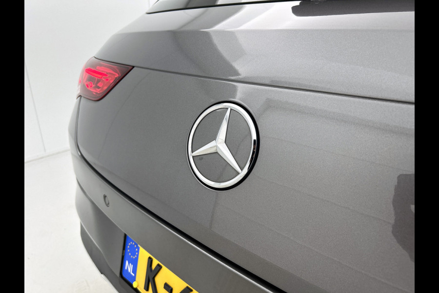 Mercedes-Benz CLA-Klasse Shooting Brake 200 Business Luxury | Lichtmetalen velgen | MBUX wide screen | Navigatie | Parkings support met camera achter | Inclusief 24 maanden Mercedes-Benz Certified garantie voor Europa.