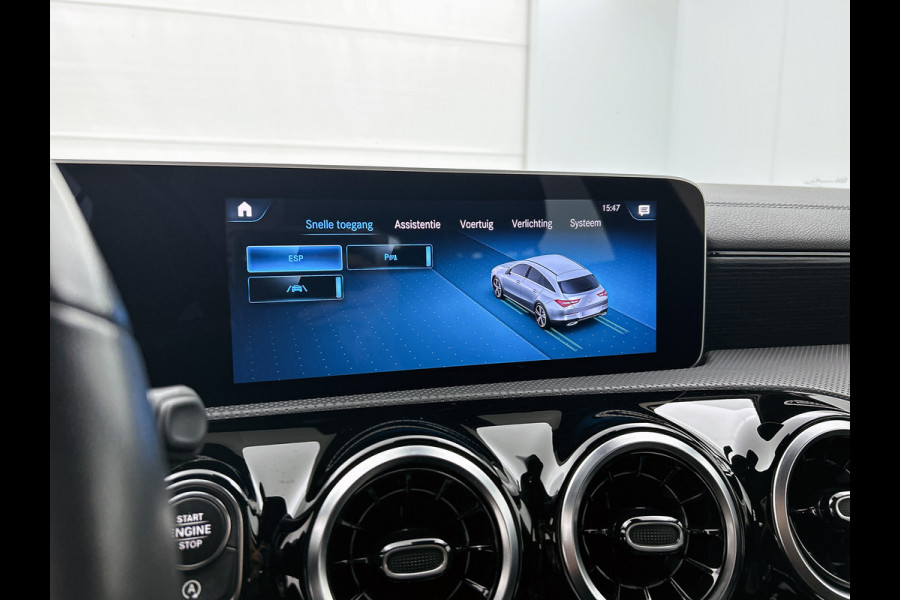 Mercedes-Benz CLA-Klasse Shooting Brake 200 Business Luxury | Lichtmetalen velgen | MBUX wide screen | Navigatie | Parkings support met camera achter | Inclusief 24 maanden Mercedes-Benz Certified garantie voor Europa.