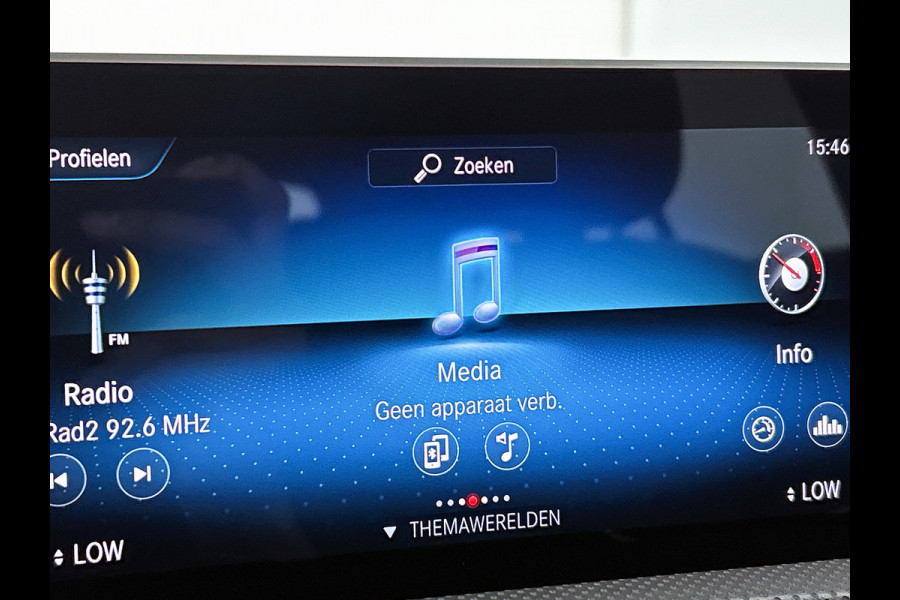 Mercedes-Benz CLA-Klasse Shooting Brake 200 Business Luxury | Lichtmetalen velgen | MBUX wide screen | Navigatie | Parkings support met camera achter | Inclusief 24 maanden Mercedes-Benz Certified garantie voor Europa.