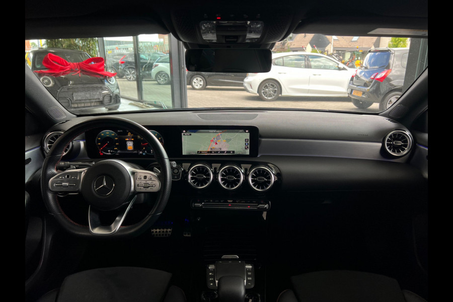 Mercedes-Benz A-Klasse 180 Business Solution AMG NL AUTO | PANO | STOELVERW | CAMERA | SFEERVERL | MEMORY