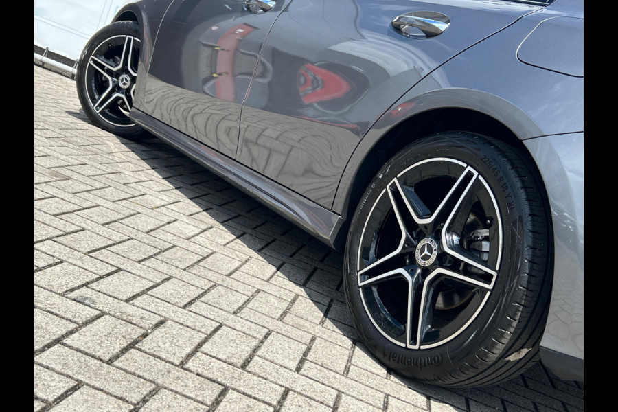 Mercedes-Benz A-Klasse 180 Business Solution AMG NL AUTO | PANO | STOELVERW | CAMERA | SFEERVERL | MEMORY