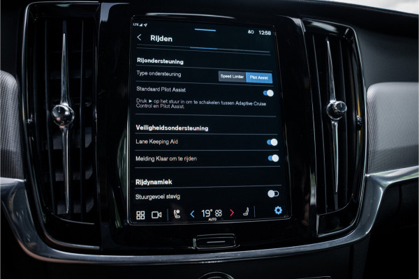 Volvo V90 2.0 T6 AWD R-Design ** Panodak ** Trekhaak ** NAP!!