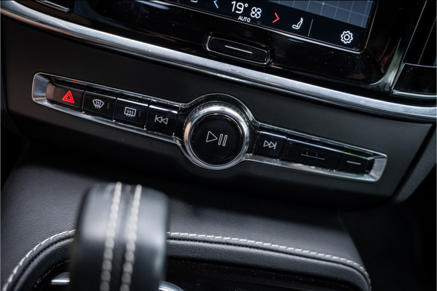 Volvo V90 2.0 T6 AWD R-Design ** Panodak ** Trekhaak ** NAP!!