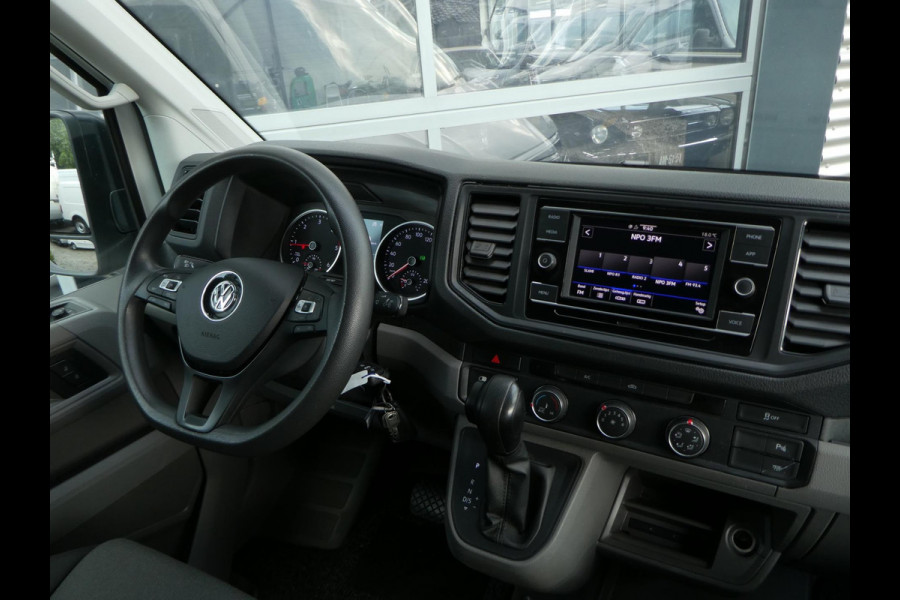 Volkswagen Crafter 35 2.0 TDI 180 pk L3H3 ( L2H2) airco, apple carplay ,camera ,trekhaak