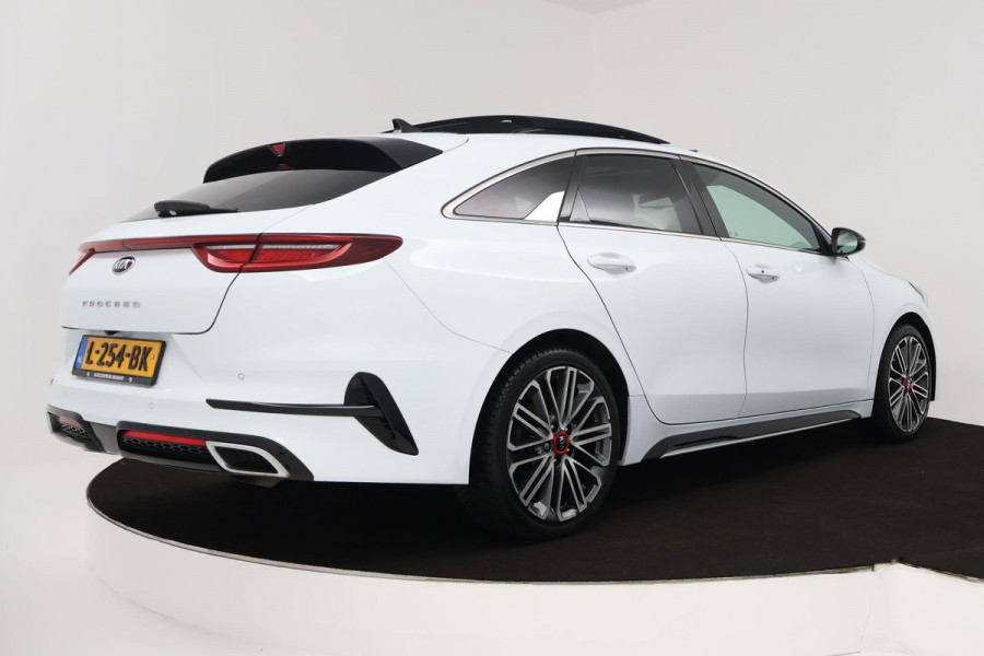 Kia ProCeed 1.5 T-GDI GT-Line (PANORAMADAK, ACHTERUITRIJCAMERA, NAVIGATIE, AUTOMAAT, STOEL/STUUR VERWARMING, NL-AUTO)