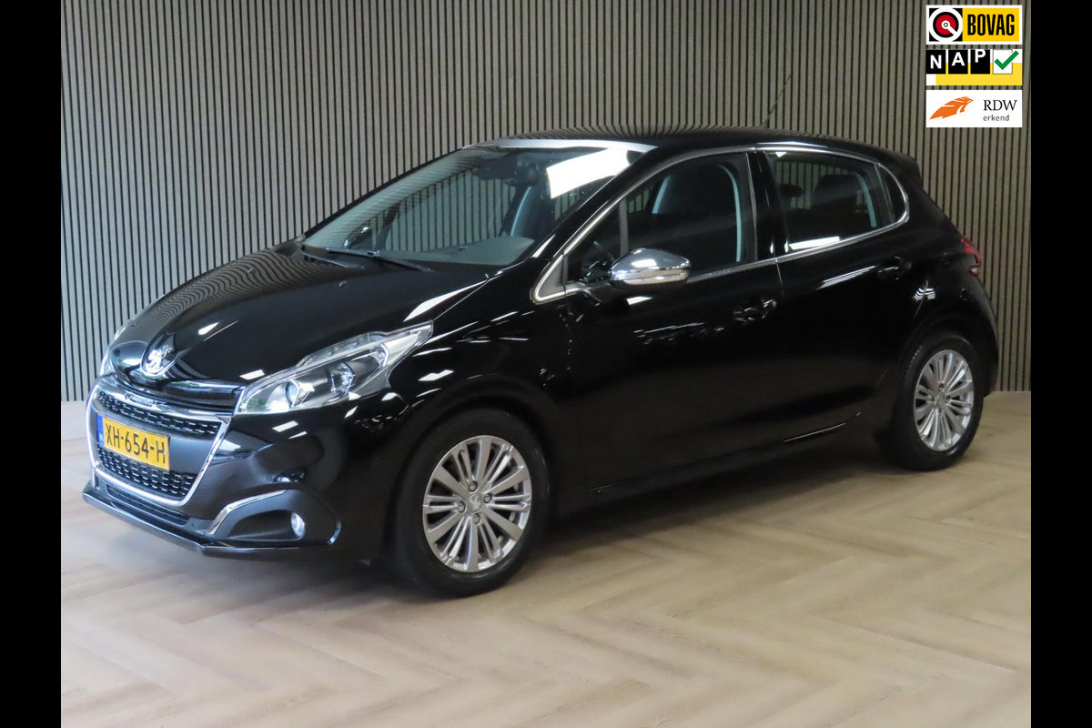 Peugeot 208 1.2 PureTech Blue Lease Allure AIRCO GLAZEN DAK CRUISE CONTROL Peugeot 208 1.2 PureTech Blue Lease Allure AIRCO GLAZEN DAK CRUISE CONTROL