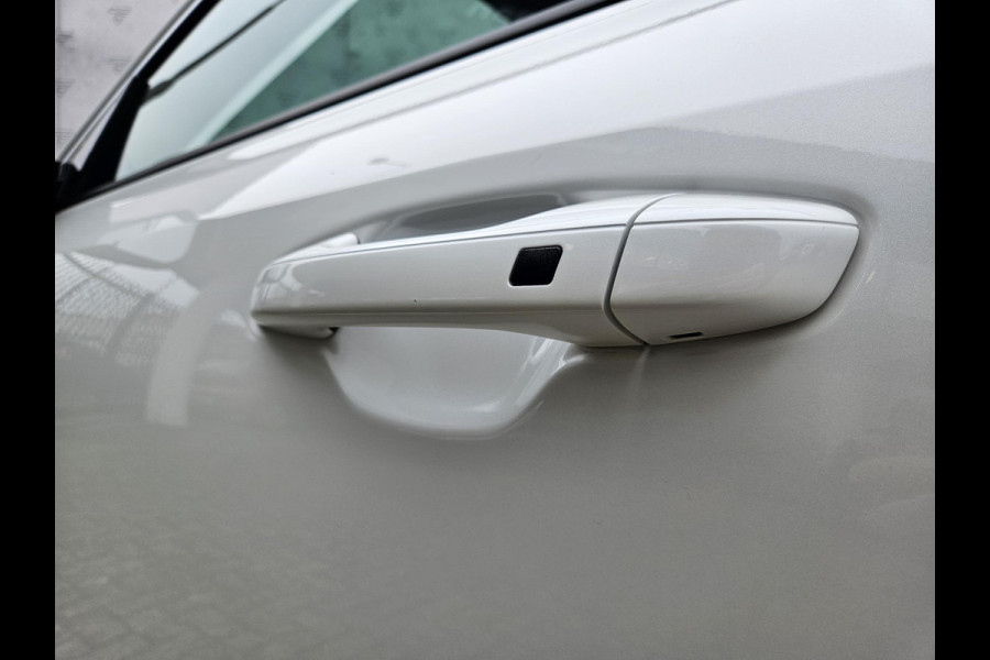 Kia Niro EV DynamicLine 64.8 kWh | Prijs incl. vooraftrek 2000.- inruilpremie | Adapt. Cruise | Camera | Climate Control | Carplay/Android Auto |