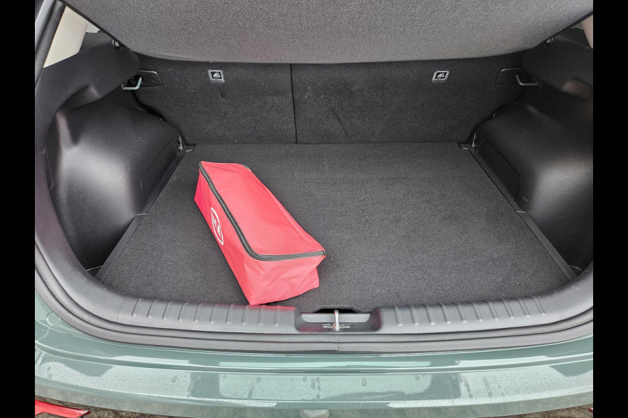 Kia Niro EV DynamicLine 64.8 kWh | Prijs incl. vooraftrek 2000.- inruilpremie | Adapt. Cruise | Carplay/Android Auto | Sensoren | Camera | Keyless Entry |