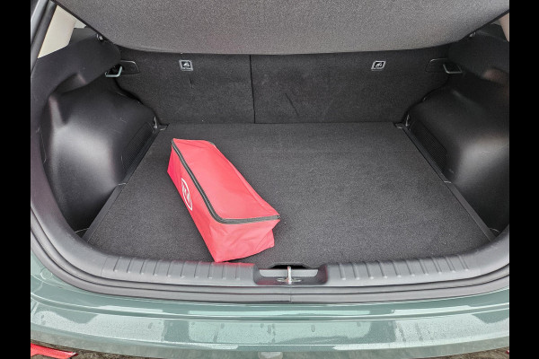 Kia Niro EV DynamicLine 64.8 kWh | Prijs incl. vooraftrek 2000.- inruilpremie | Adapt. Cruise | Carplay/Android Auto | Sensoren | Camera | Keyless Entry |