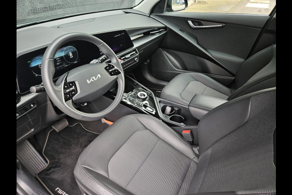 Kia Niro EV DynamicLine 64.8 kWh | Prijs incl. vooraftrek 2000.- inruilpremie | Automaat | Camera | Navi | H-Leder | Apple Carplay/Android Auto | Key-Less | Clima | 17" Velgen | PDC | Cruise | LED |
