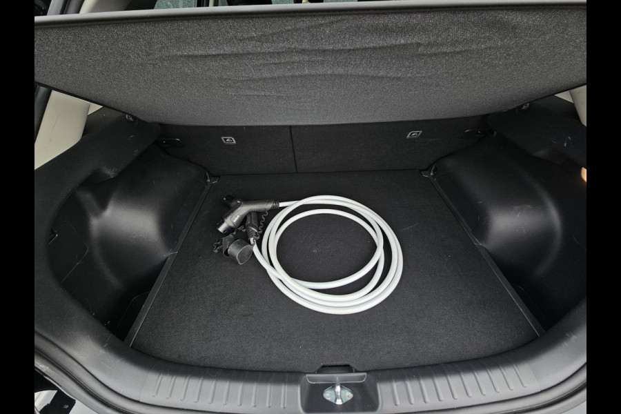 Kia Niro EV DynamicLine 64.8 kWh | Prijs incl. vooraftrek 2000.- inruilpremie | Automaat | Camera | Navi | H-Leder | Apple Carplay/Android Auto | Key-Less | Clima | 17" Velgen | PDC | Cruise | LED |