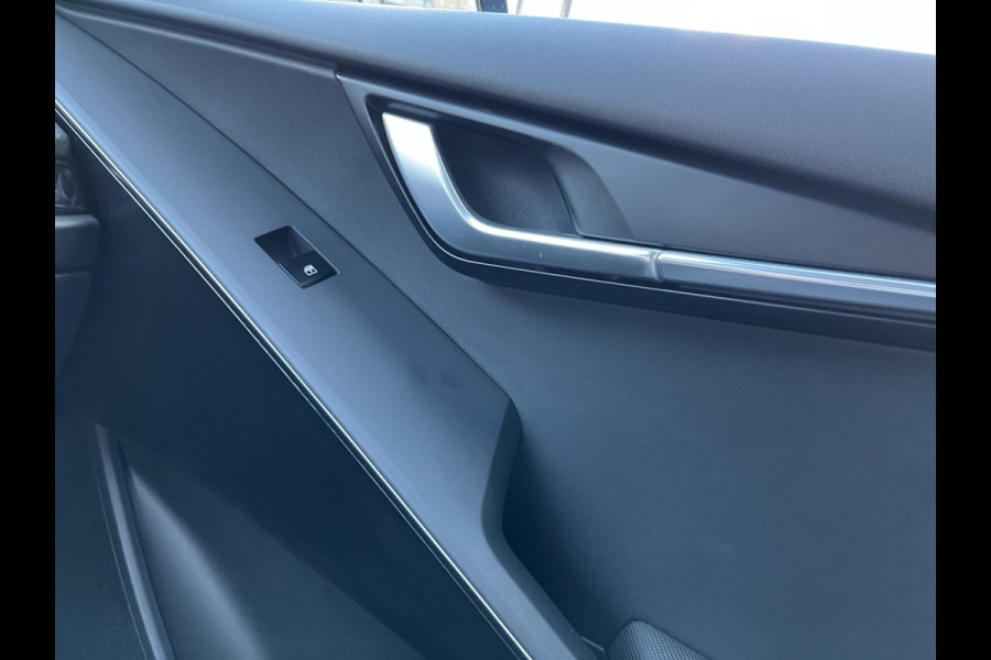 Kia Niro EV DynamicLine 64.8 kWh | Automaat | Clima | Camera | Cruise | H-Leder | Apple Carplay & Android Auto |