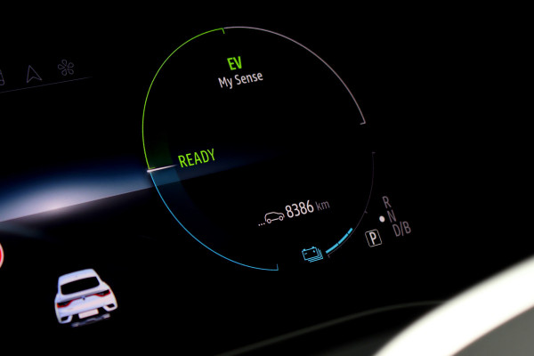 Renault Arkana 1.6 E-Tech hybrid 145 E-Tech engineered | ACC | BOSE | Verwarmd Stuurwiel | Stoelverwarming | Dodehoekassistent | Camera | Leder |