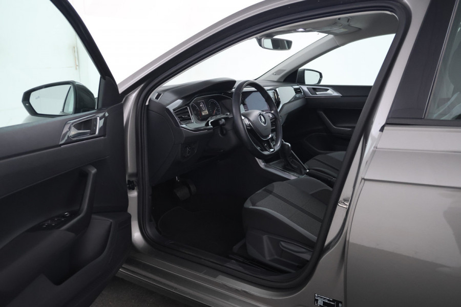 Volkswagen Polo 1.0 TSI Highline Business R Automaat! 5 Deurs, Navi, Climate,