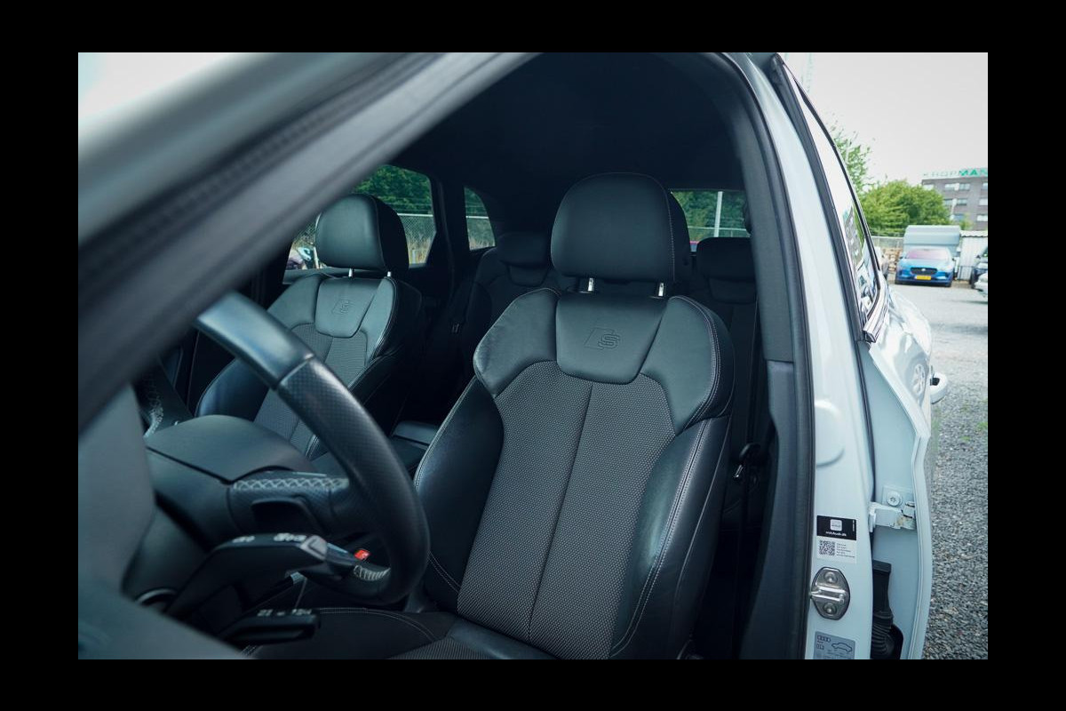 Audi Q5 50 TFSI e S edition / S-Line / Trekhaak / Navi / Virtual Audi Q5 50 TFSI e S edition / S-Line / Trekhaak / Navi / Virtual