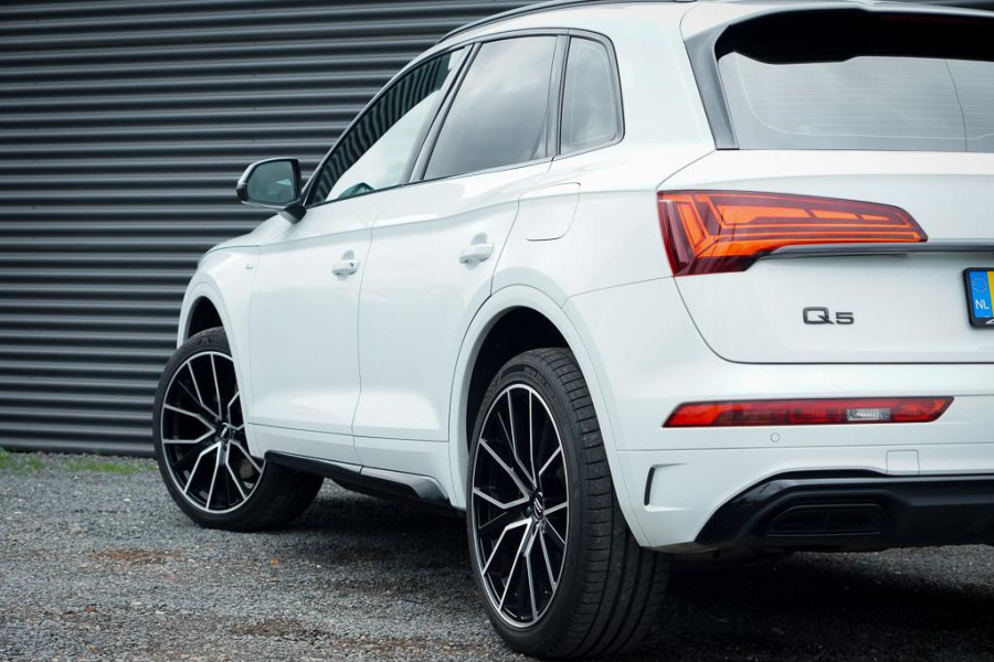 Audi Q5 50 TFSI e S edition / S-Line / Trekhaak / Navi / Virtual