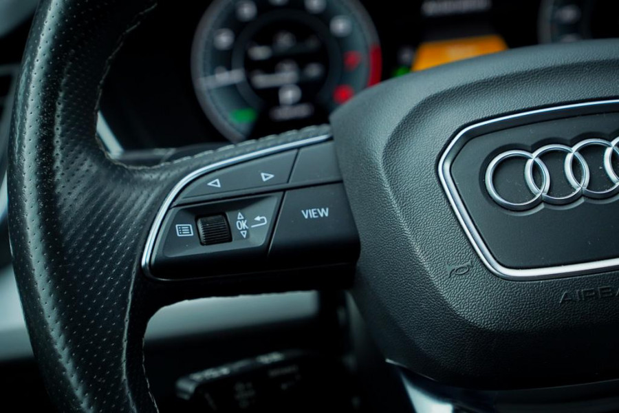 Audi Q5 50 TFSI e S edition / S-Line / Trekhaak / Navi / Virtual