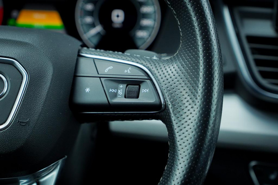 Audi Q5 50 TFSI e S edition / S-Line / Trekhaak / Navi / Virtual