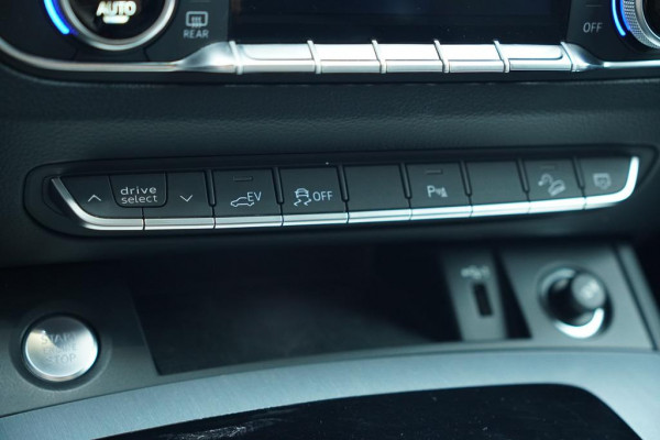 Audi Q5 50 TFSI e S edition / S-Line / Trekhaak / Navi / Virtual