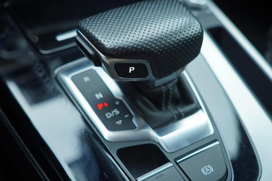 Audi Q5 50 TFSI e S edition / S-Line / Trekhaak / Navi / Virtual