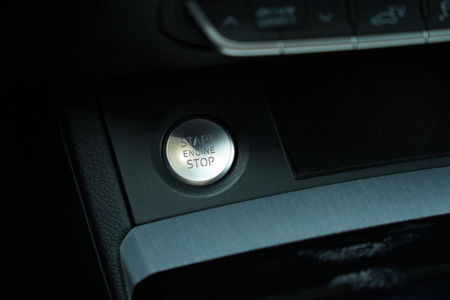 Audi Q5 50 TFSI e S edition / S-Line / Trekhaak / Navi / Virtual