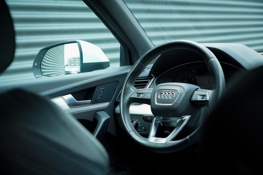Audi Q5 50 TFSI e S edition / S-Line / Trekhaak / Navi / Virtual