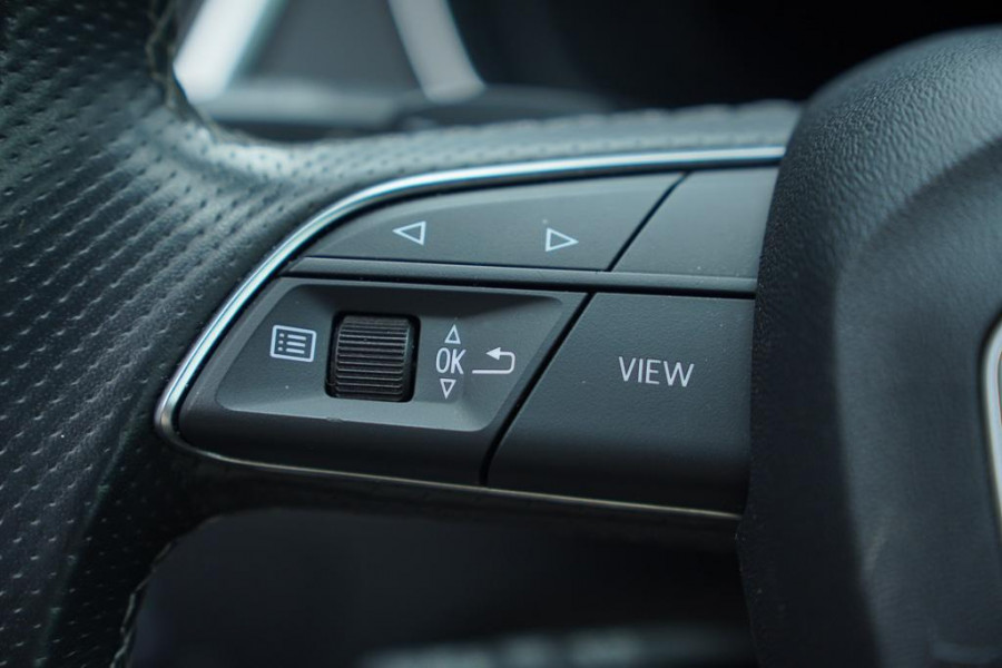 Audi Q5 50 TFSI e S edition / S-Line / Trekhaak / Navi / Virtual