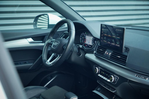 Audi Q5 50 TFSI e S edition / S-Line / Trekhaak / Navi / Virtual