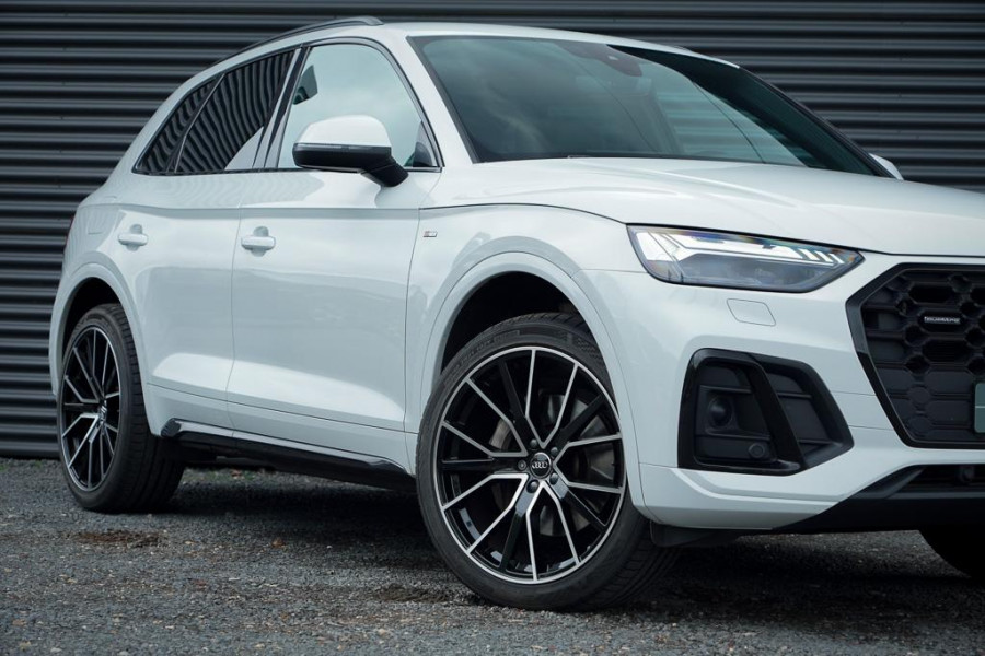 Audi Q5 50 TFSI e S edition / S-Line / Trekhaak / Navi / Virtual