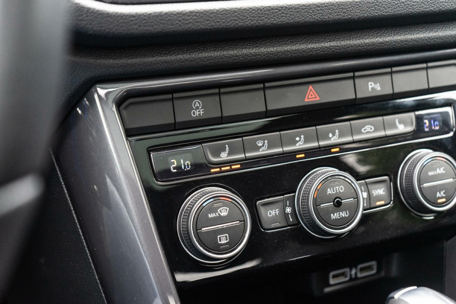 Volkswagen T-Roc 2.0 TSI 4Motion R-Line Pano / Beats / Trekhaak