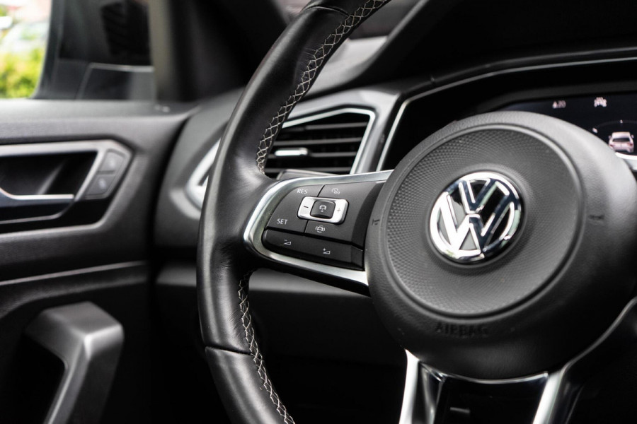 Volkswagen T-Roc 2.0 TSI 4Motion R-Line Pano / Beats / Trekhaak