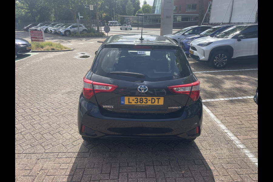 Toyota Yaris 1.5 Hybrid Dynamic | Navigatie | Camera | Dealer onderhouden | Garantie tot 02-2030