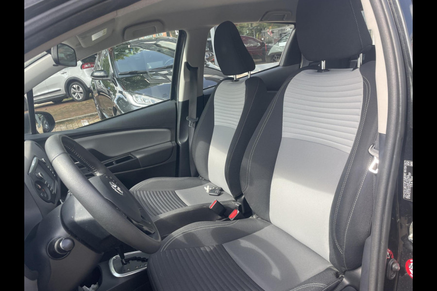 Toyota Yaris 1.5 Hybrid Dynamic | Navigatie | Camera | Dealer onderhouden | Garantie tot 02-2030