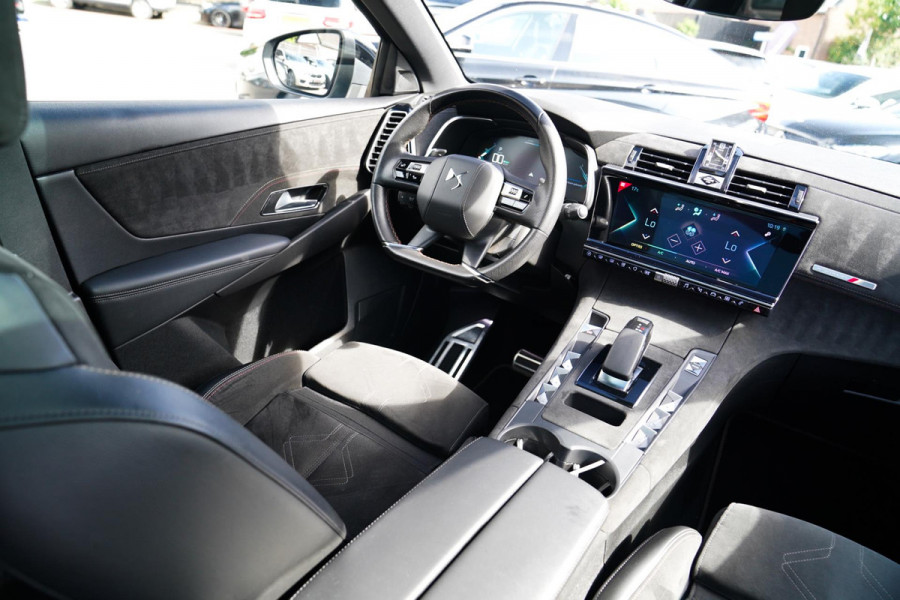 DS 7 Crossback E-Tense Performance Line+ | Panorama | incl BTW | LED | Camera | Trekhaak | LaneAssist | DealerOnderhouden | Hybrid