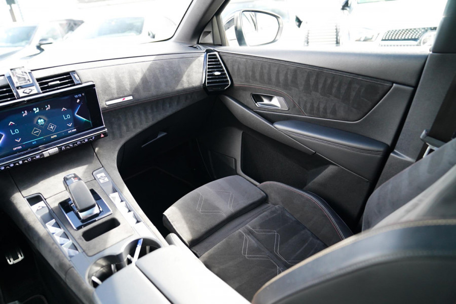 DS 7 Crossback E-Tense Performance Line+ | Panorama | incl BTW | LED | Camera | Trekhaak | LaneAssist | DealerOnderhouden | Hybrid