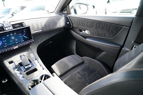 DS 7 Crossback E-Tense Performance Line+ | Panorama | incl BTW | LED | Camera | Trekhaak | LaneAssist | DealerOnderhouden | Hybrid