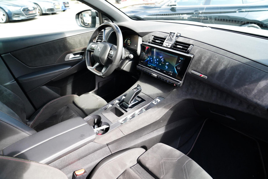 DS 7 Crossback E-Tense Performance Line+ | Panorama | incl BTW | LED | Camera | Trekhaak | LaneAssist | DealerOnderhouden | Hybrid